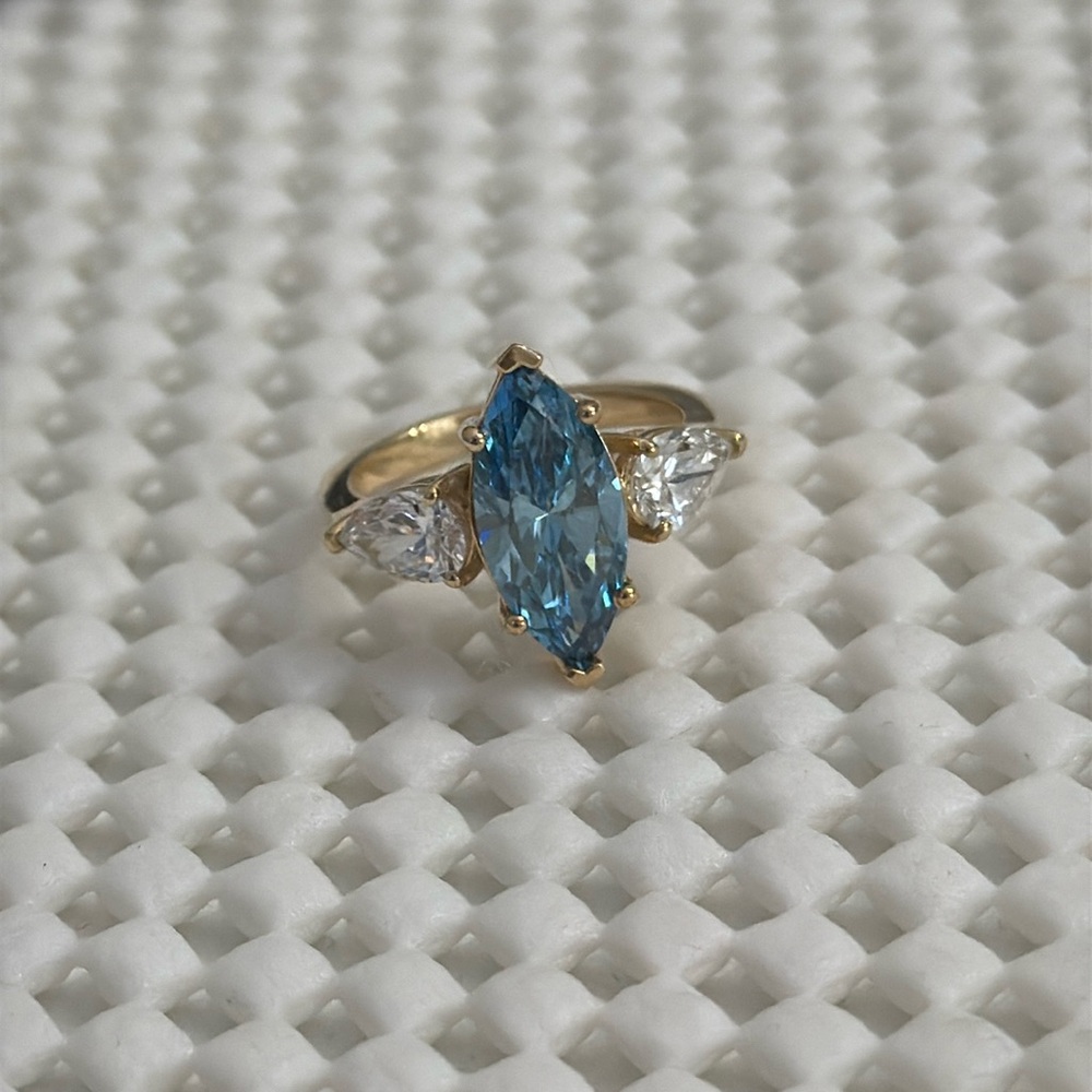 14kt yellow gold lab grown diamond ring size 6.5